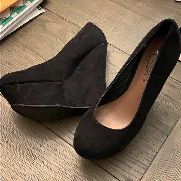 Candie's Shoes - Black wedge heels Candie's Shoes - Black wedge heels